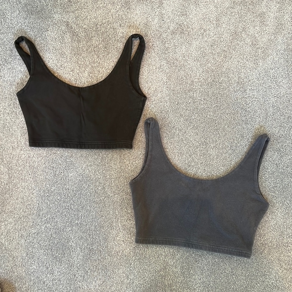 Set of two crop tops
